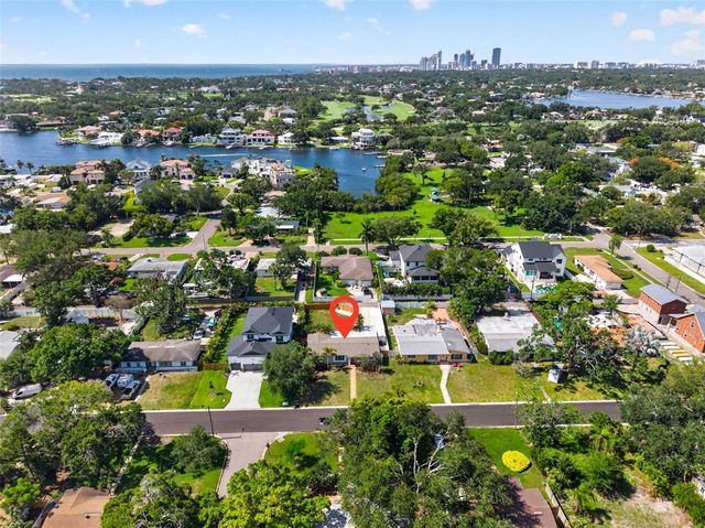 642 38TH AVENUE NE, St Petersburg, FL 33704