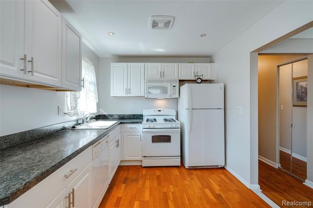 29038 Springstead Street, Rockwood, MI 48173