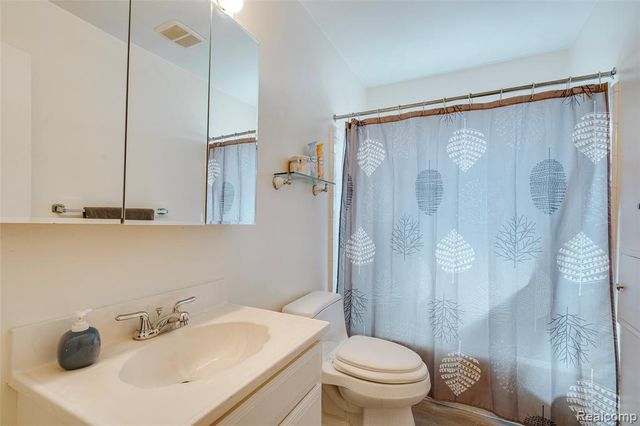 29038 Springstead Street, Rockwood, MI 48173