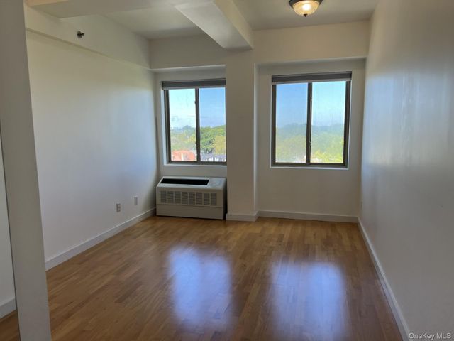 143-20 Hoover Avenue 603, Briarwood, NY 11435