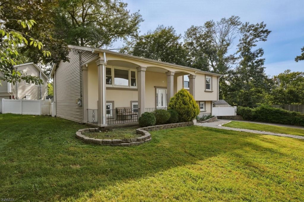 66 Lockwood Pl, Clifton City, NJ 07012 — photo 3