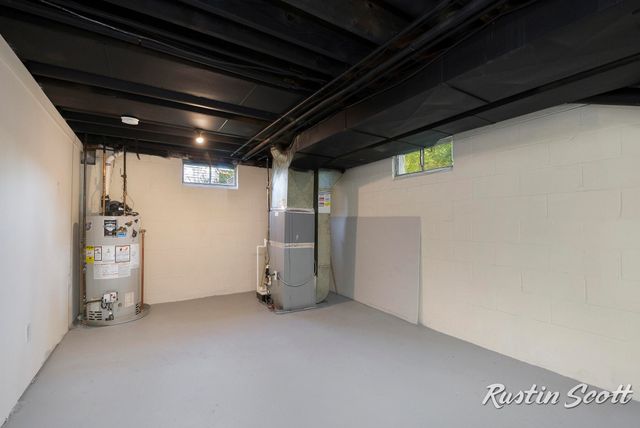 3746 Grape Avenue NE, Grand Rapids, MI 49525