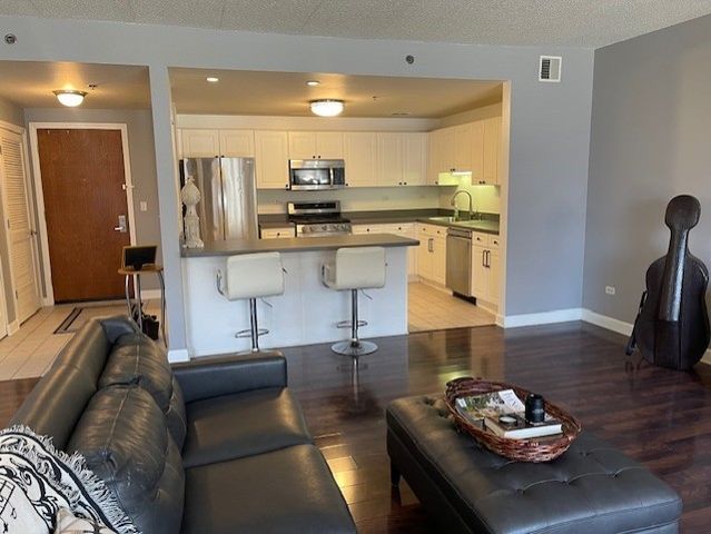 875 E 22nd Street 204, Lombard, IL 60148