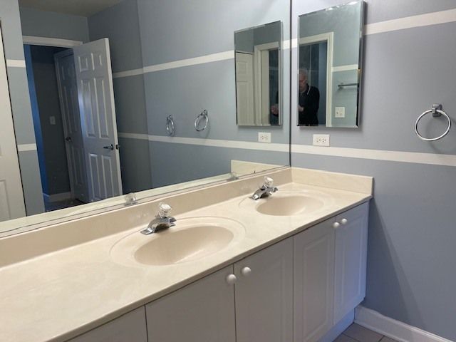 875 E 22nd Street 204, Lombard, IL 60148