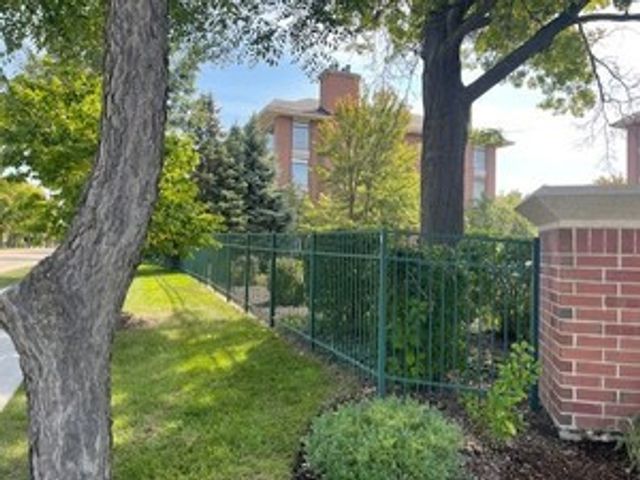 875 E 22nd Street 204, Lombard, IL 60148