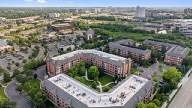 875 E 22nd Street 204, Lombard, IL 60148