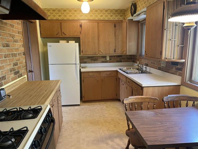 7001 Old Sauk Road, Middleton, WI 53562