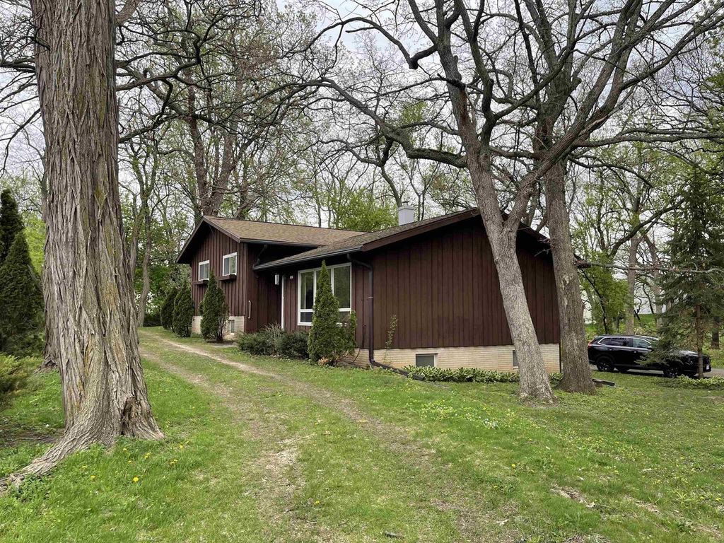 7001 Old Sauk Road, Middleton, WI 53562