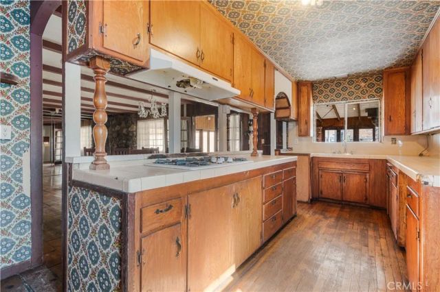 1617 Knox, San Fernando, CA 91340