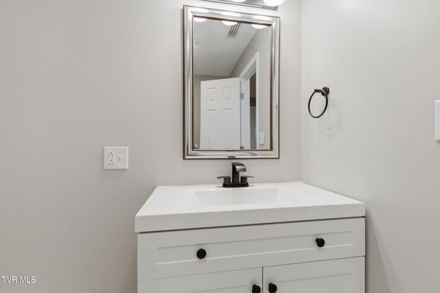 400 Martindale Road, Bristol, TN 37620