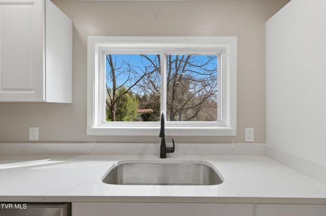 400 Martindale Road, Bristol, TN 37620