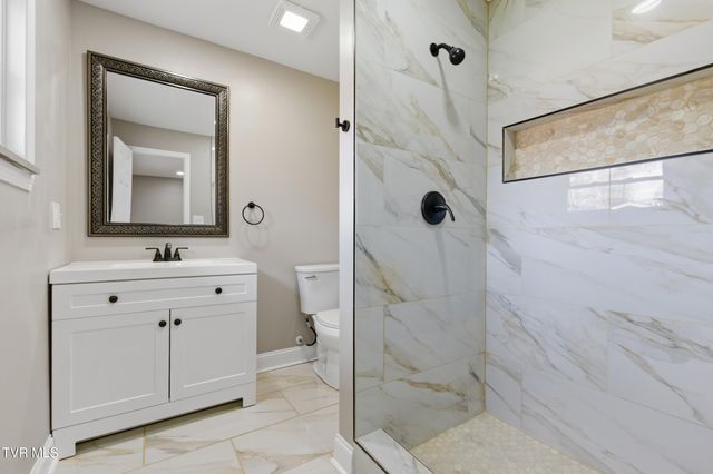 400 Martindale Road, Bristol, TN 37620