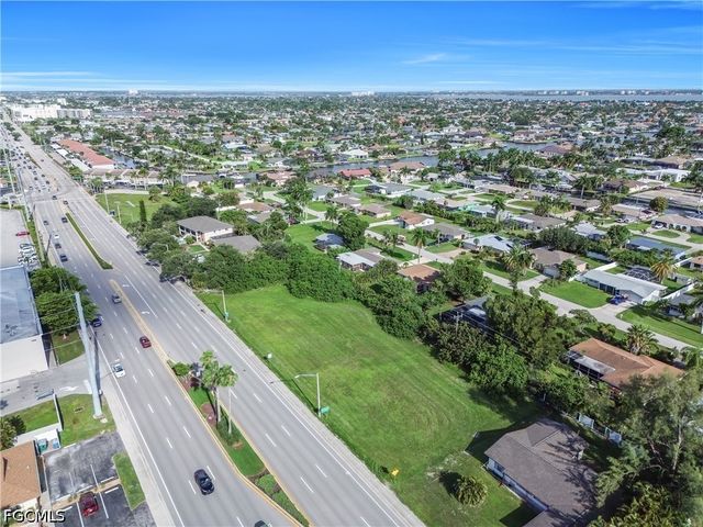 148 Cape Coral PKWY W, Cape Coral, FL 33914
