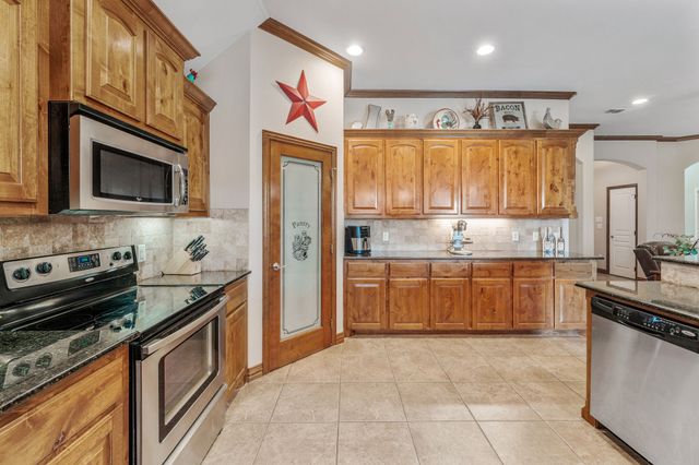 2936 Willow Ridge Circle, Granbury, TX 76049