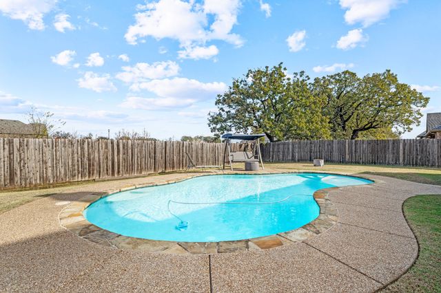 2936 Willow Ridge Circle, Granbury, TX 76049
