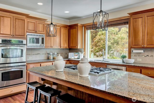 23419 SE 51st Place, Issaquah, WA 98029