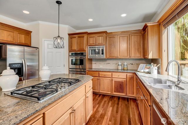 23419 SE 51st Place, Issaquah, WA 98029