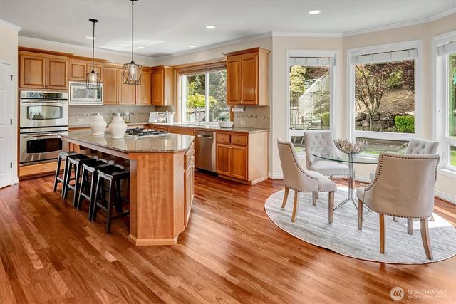 23419 SE 51st Place, Issaquah, WA 98029