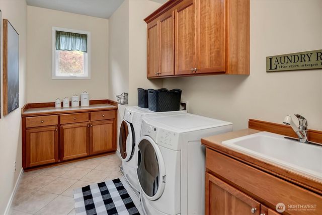 23419 SE 51st Place, Issaquah, WA 98029