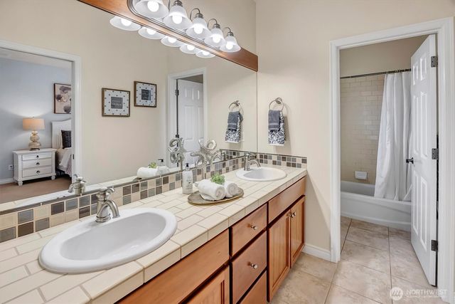 23419 SE 51st Place, Issaquah, WA 98029