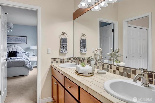 23419 SE 51st Place, Issaquah, WA 98029
