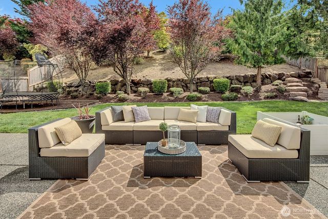 23419 SE 51st Place, Issaquah, WA 98029