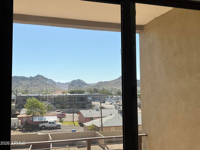 505 E MOUNTAIN VIEW Road, Phoenix, AZ 85020