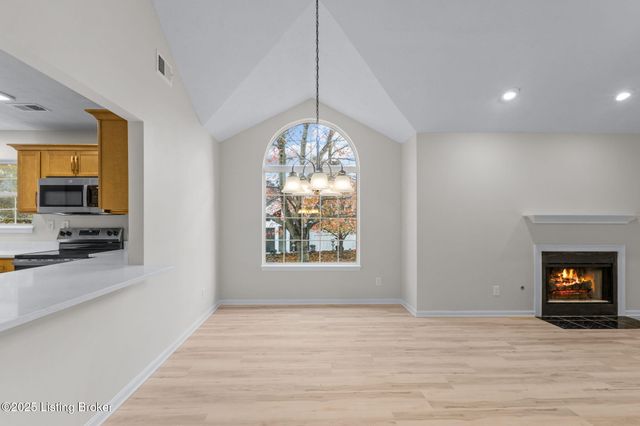 10509 Parkhurst Ct, Louisville, KY 40291