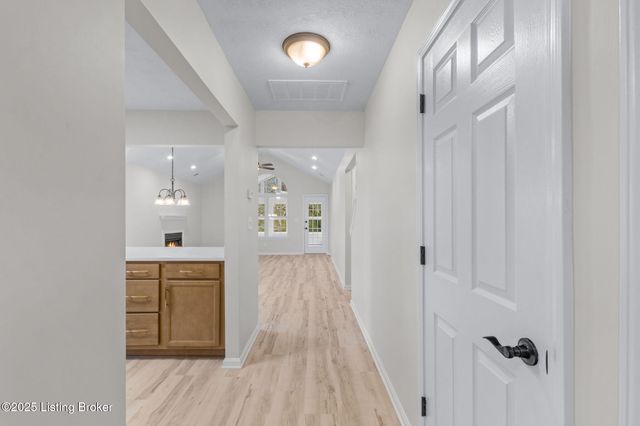 10509 Parkhurst Ct, Louisville, KY 40291