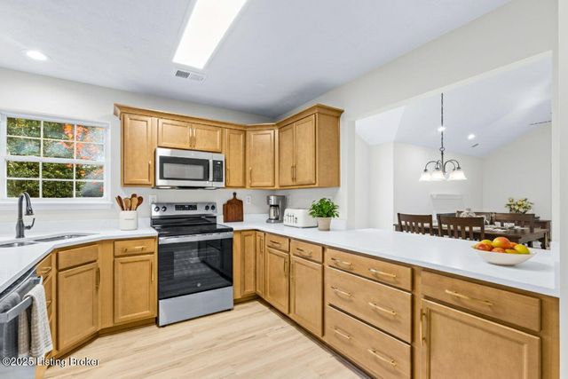 10509 Parkhurst Ct, Louisville, KY 40291