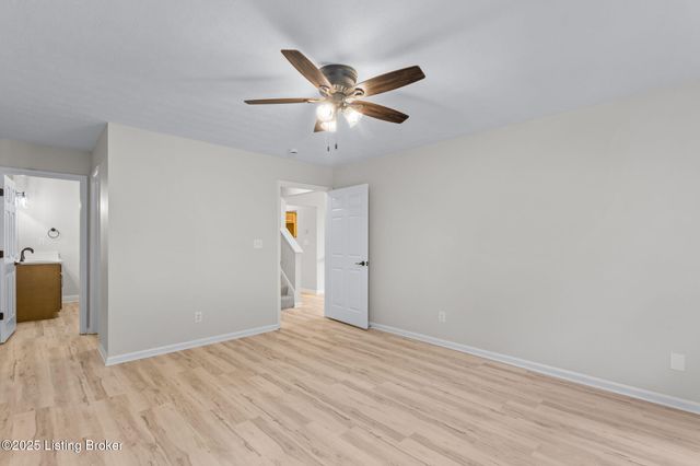 10509 Parkhurst Ct, Louisville, KY 40291