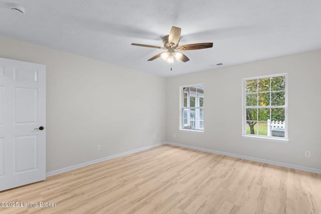 10509 Parkhurst Ct, Louisville, KY 40291