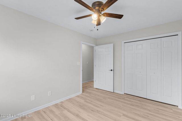 10509 Parkhurst Ct, Louisville, KY 40291