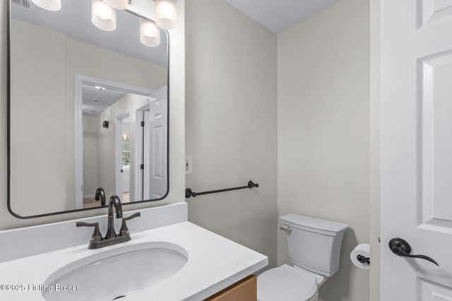 10509 Parkhurst Ct, Louisville, KY 40291