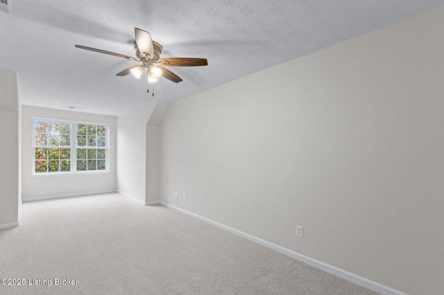 10509 Parkhurst Ct, Louisville, KY 40291