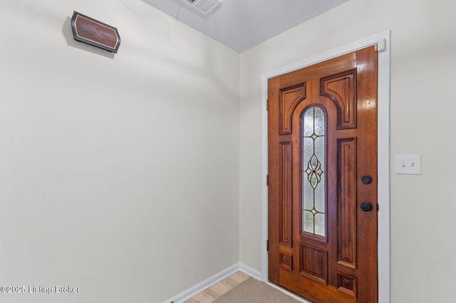 10509 Parkhurst Ct, Louisville, KY 40291