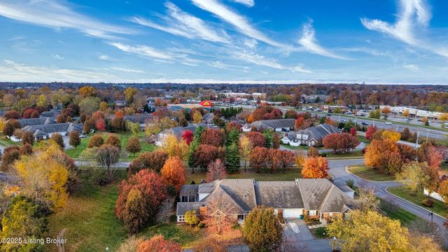 10509 Parkhurst Ct, Louisville, KY 40291