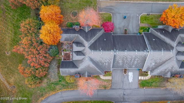 10509 Parkhurst Ct, Louisville, KY 40291