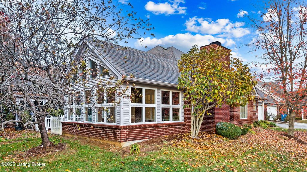 10509 Parkhurst Ct, Louisville, KY 40291