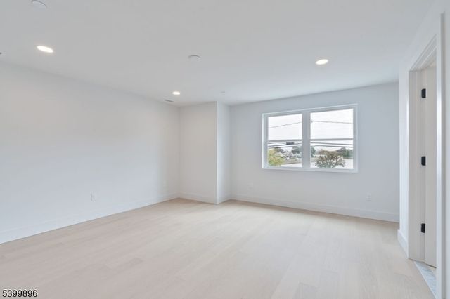 801 Main St, A3 A3, Avon-by-the-sea Boro, NJ 07717