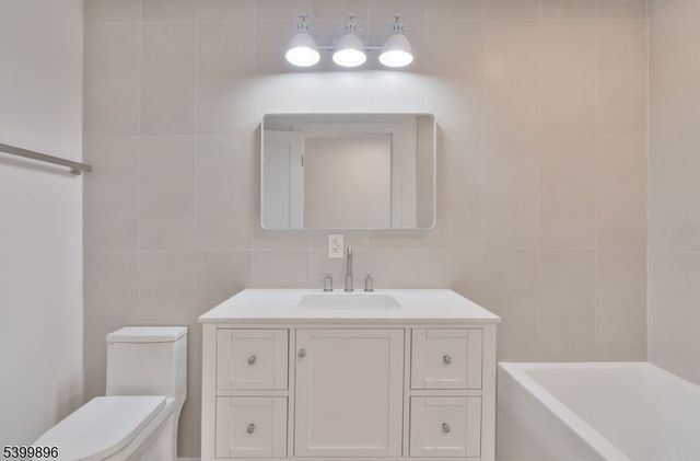 801 Main St, A3 A3, Avon-by-the-sea Boro, NJ 07717