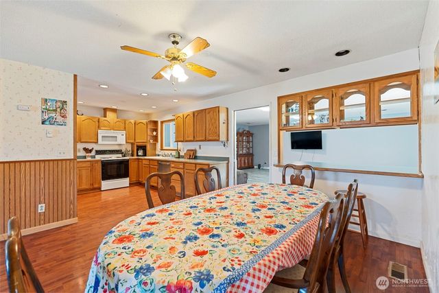 812 3rd Avenue NE, Chehalis, WA 98532