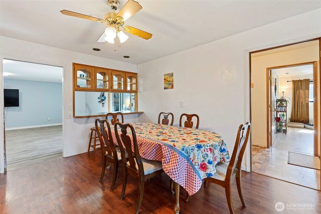 812 3rd Avenue NE, Chehalis, WA 98532