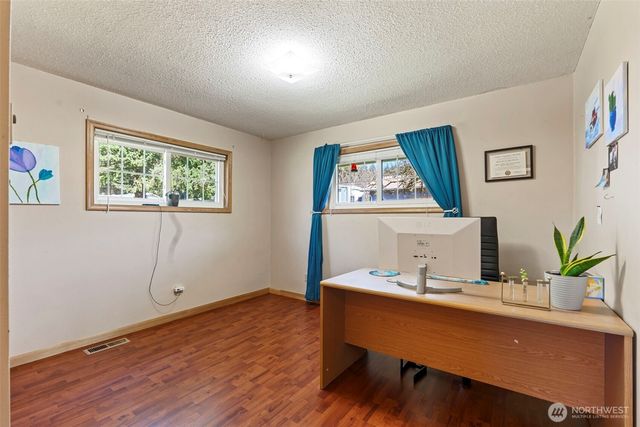 812 3rd Avenue NE, Chehalis, WA 98532