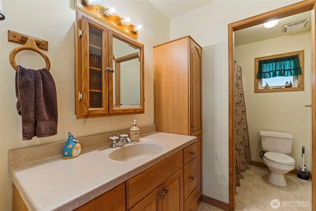 812 3rd Avenue NE, Chehalis, WA 98532