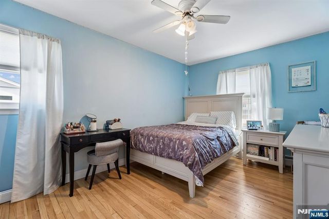 36 Williamsburg Drive, Roseland, NJ 07068