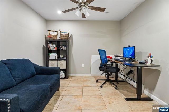 36 Williamsburg Drive, Roseland, NJ 07068