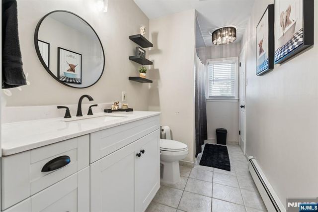 36 Williamsburg Drive, Roseland, NJ 07068