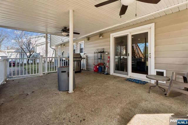 36 Williamsburg Drive, Roseland, NJ 07068