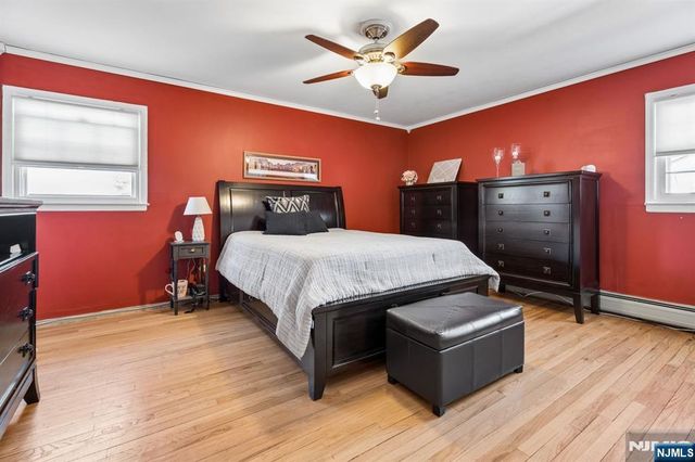 36 Williamsburg Drive, Roseland, NJ 07068